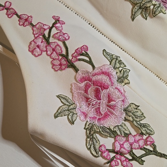 Premier Amour White Dress Short Sleeve - Picture 7 of 10